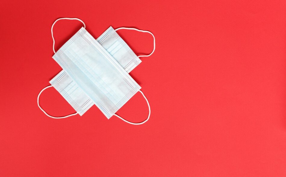 Zdjęcie przedstawia maseczki ochronne